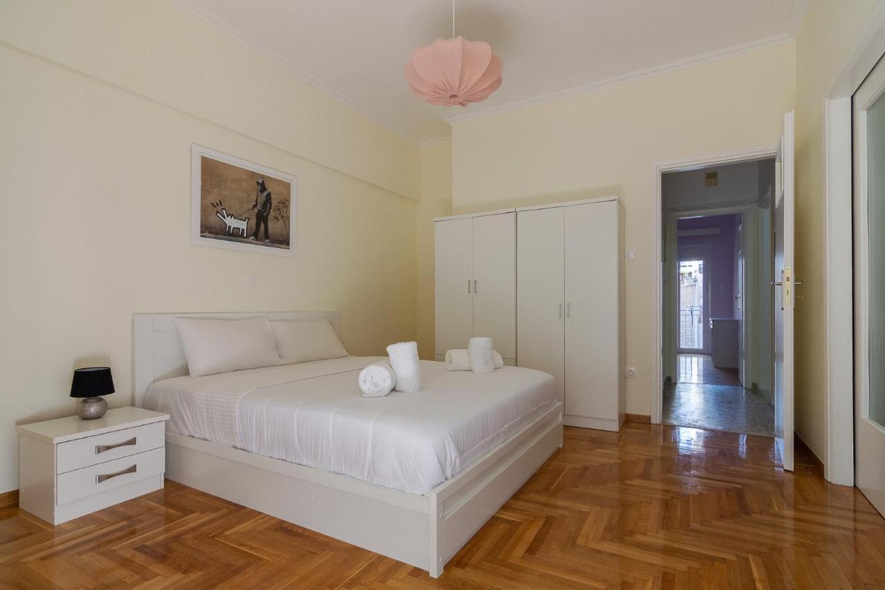 Bright And Spacious 2-Bedrooms Apartment In Athens Luaran gambar