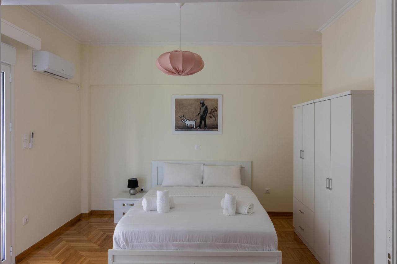 Bright And Spacious 2-Bedrooms Apartment In Athens Luaran gambar