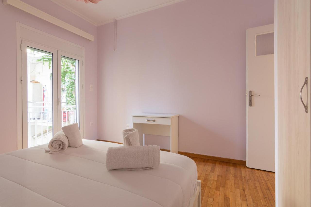 Bright And Spacious 2-Bedrooms Apartment In Athens Luaran gambar